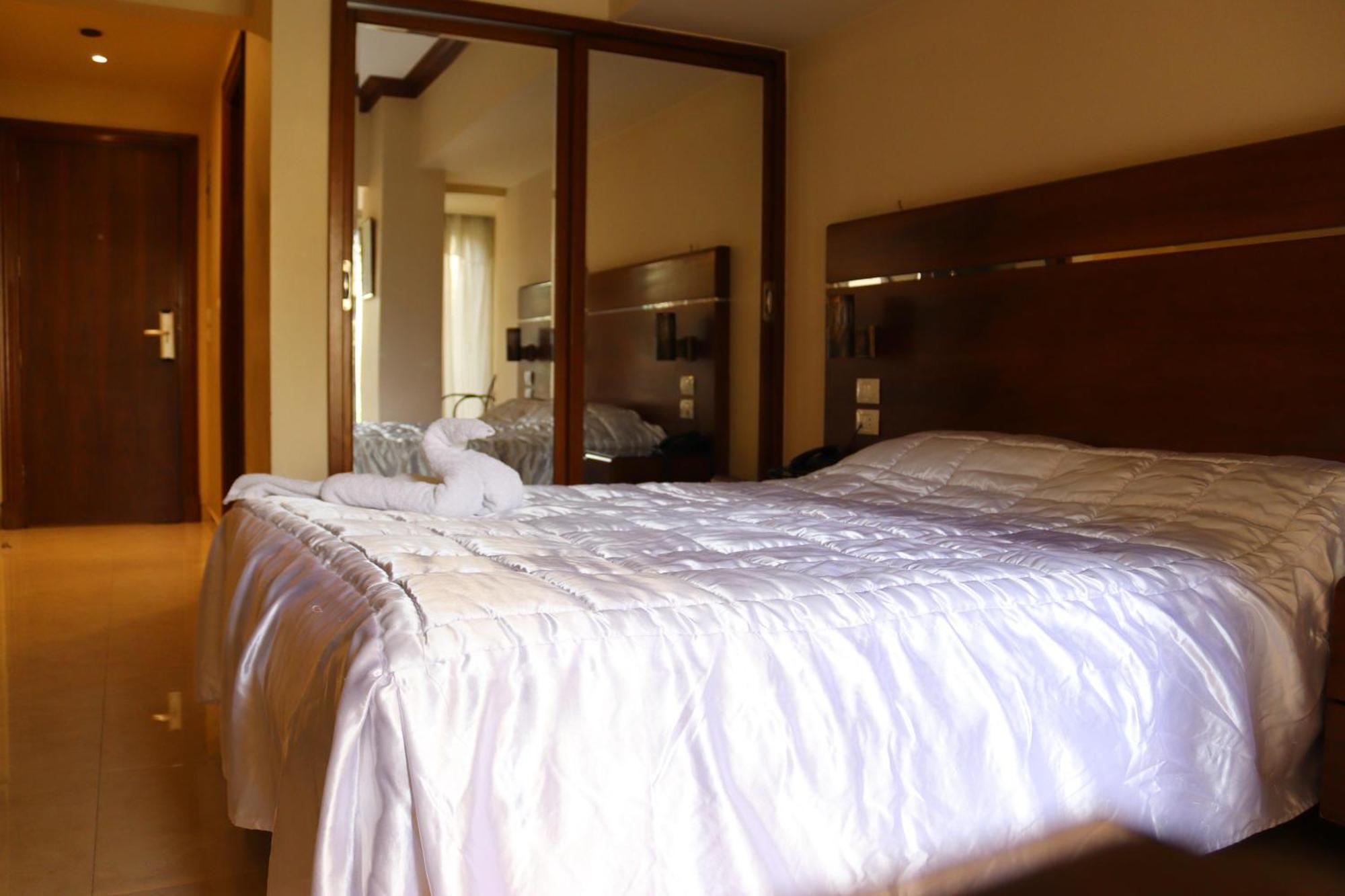 Pharaohs Hotel Giza Bagian luar foto