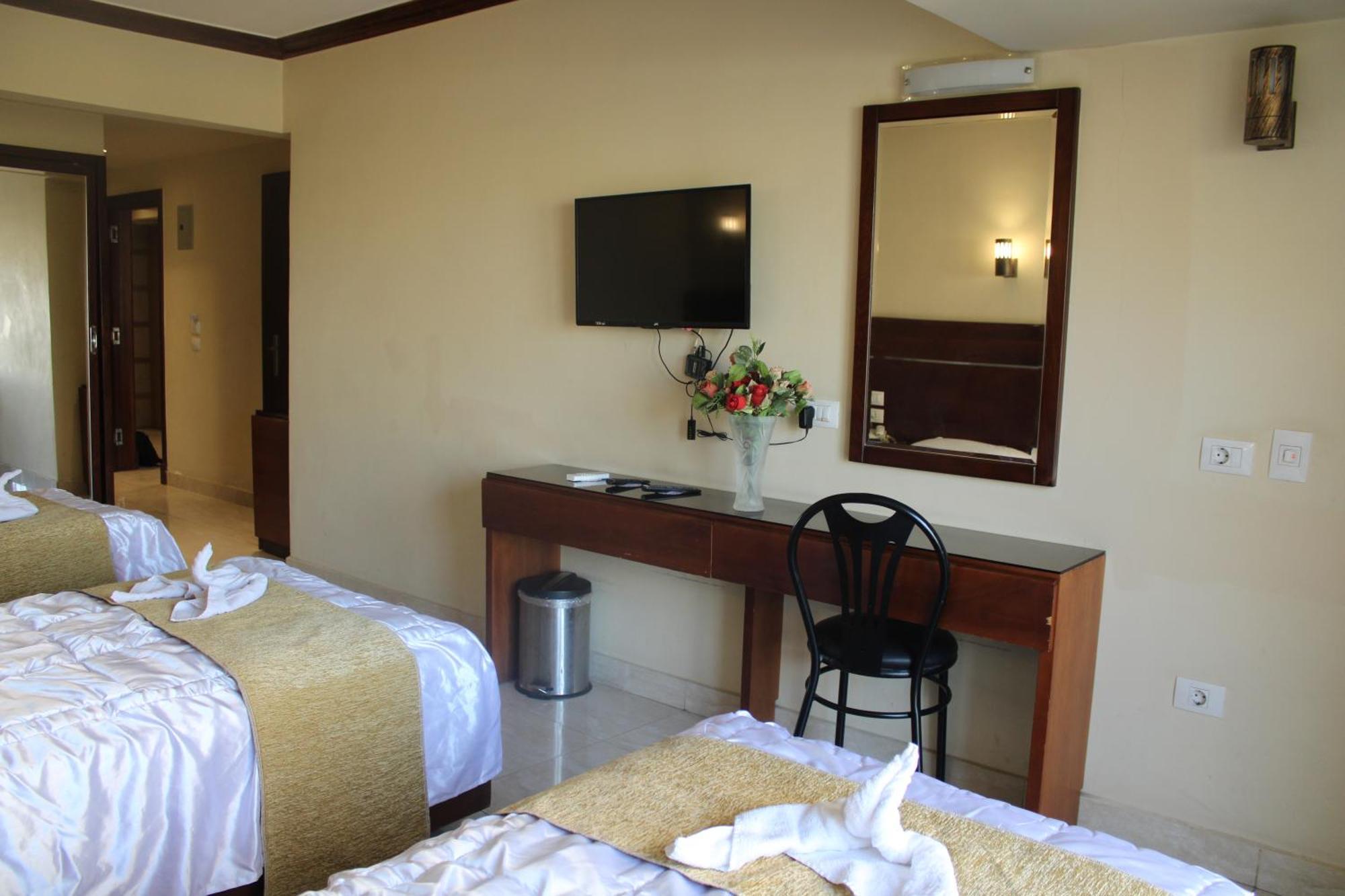 Pharaohs Hotel Giza Bagian luar foto