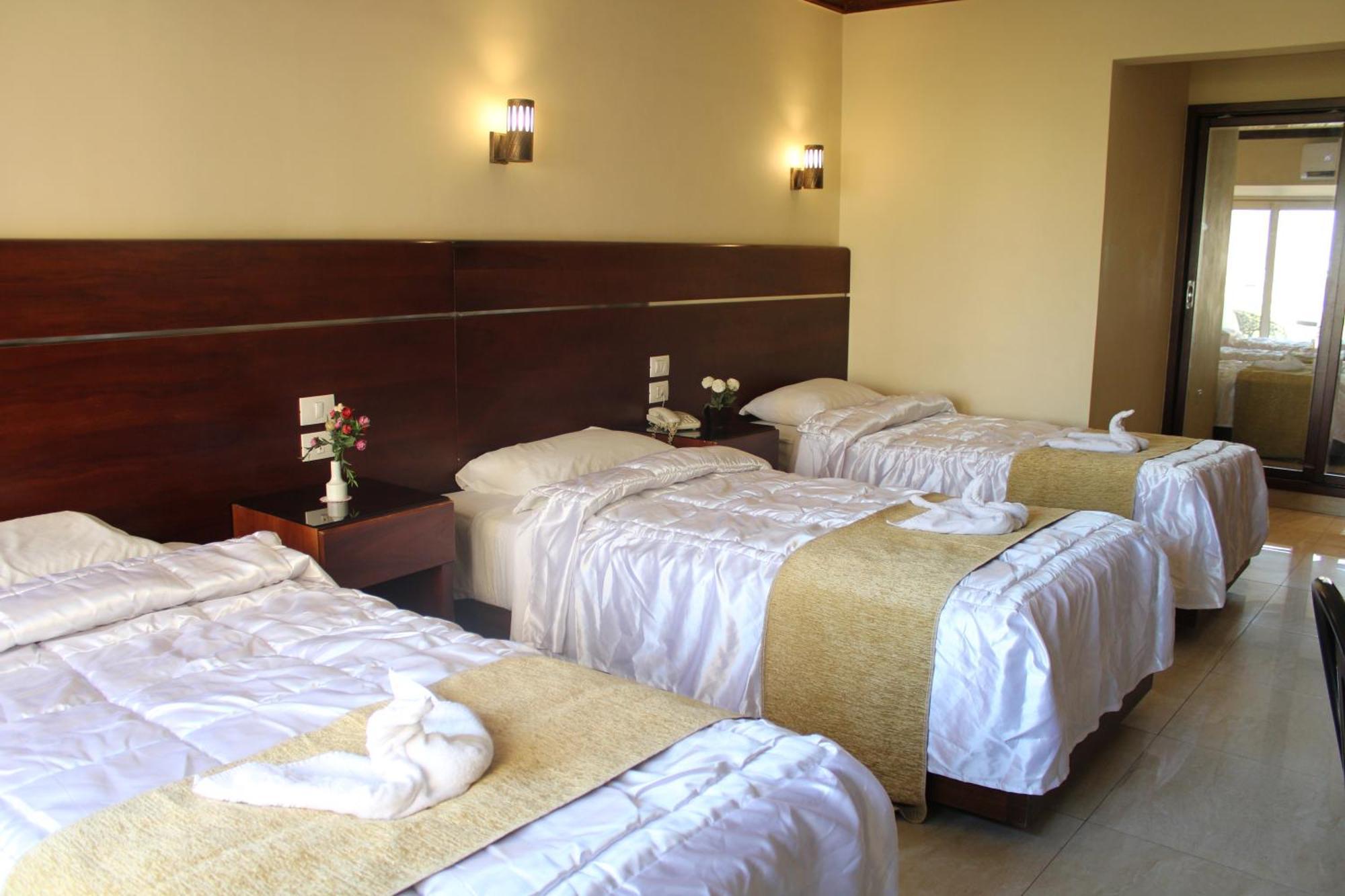 Pharaohs Hotel Giza Bagian luar foto