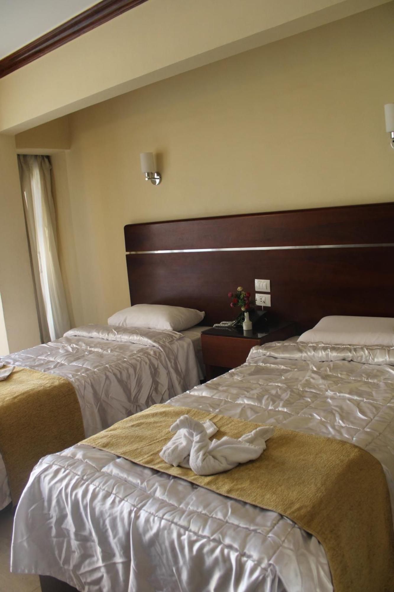 Pharaohs Hotel Giza Bagian luar foto