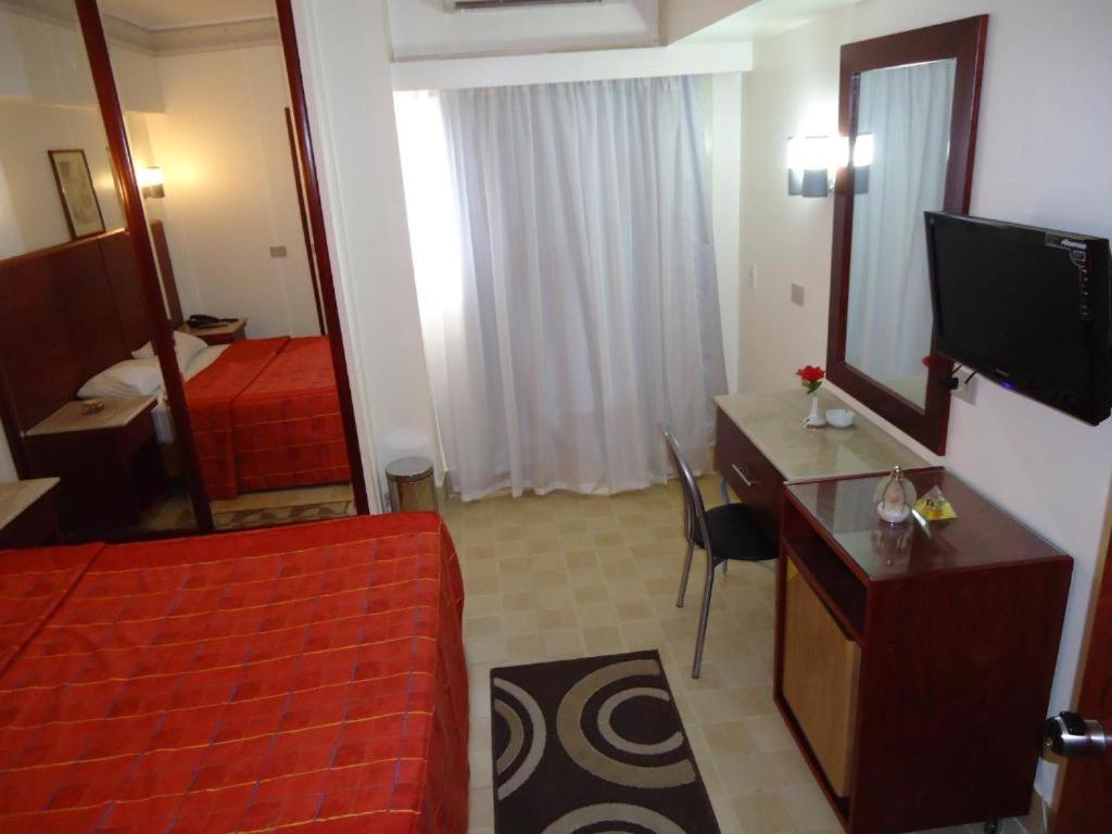 Pharaohs Hotel Giza Bagian luar foto