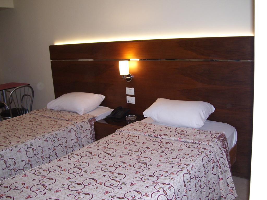 Pharaohs Hotel Giza Bagian luar foto