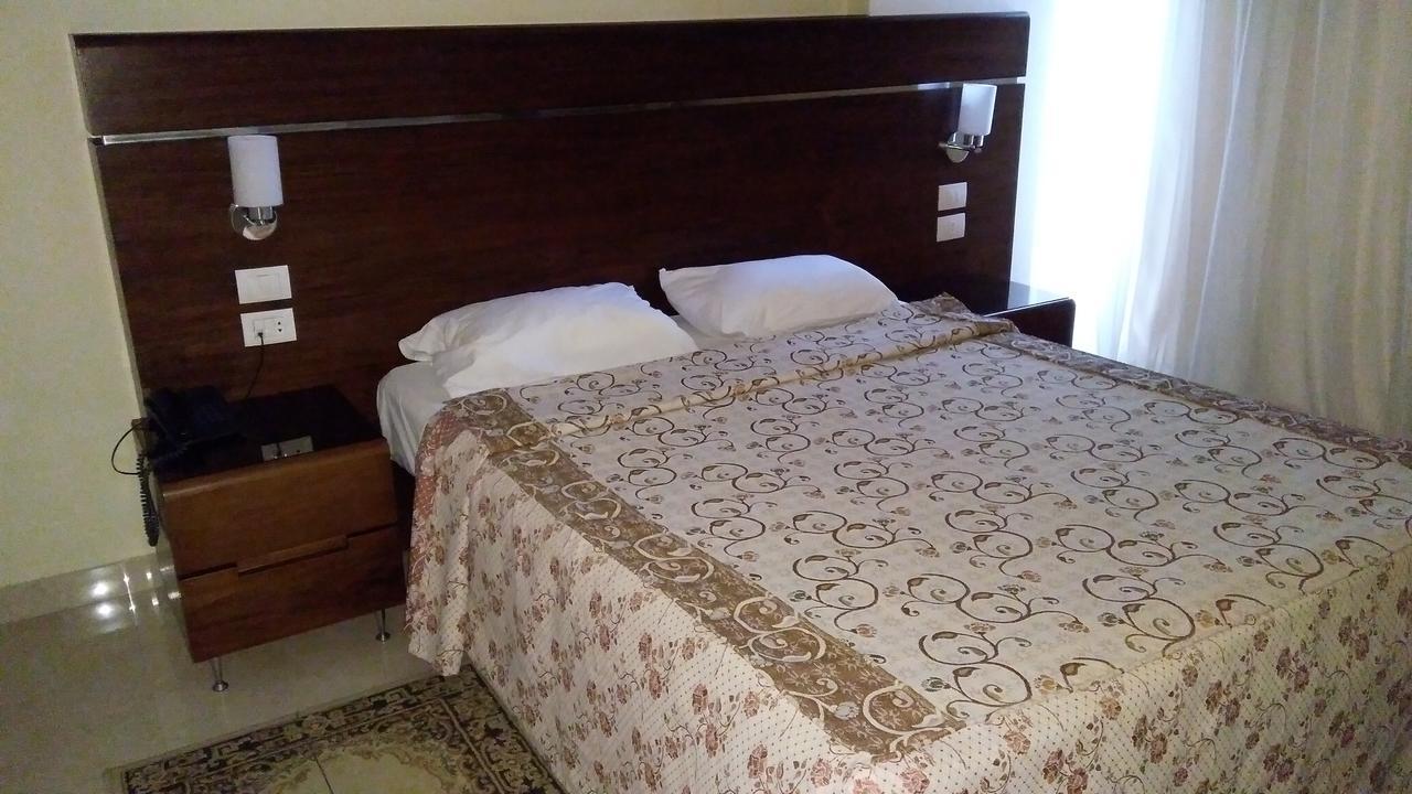 Pharaohs Hotel Giza Bagian luar foto