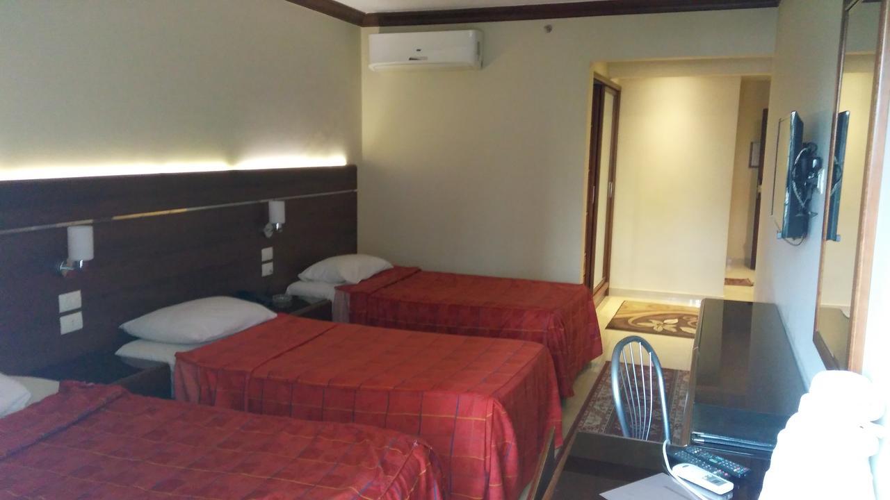 Pharaohs Hotel Giza Bagian luar foto