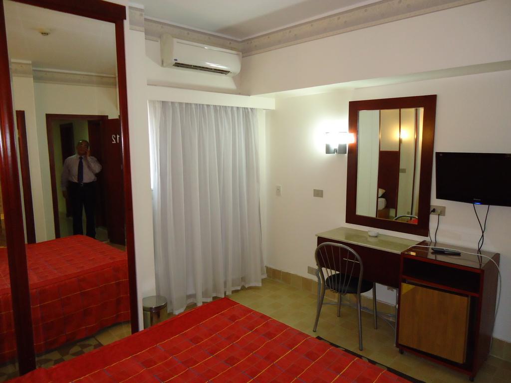 Pharaohs Hotel Giza Bagian luar foto